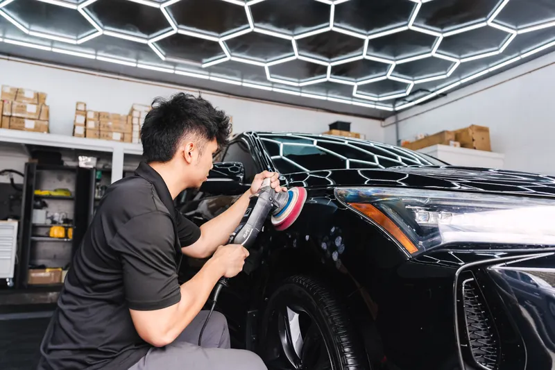Correcting the paint on a black panel to a flawless finish